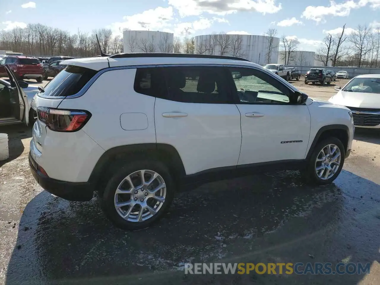 3 Photograph of a damaged car 3C4NJDFN1RT593929 JEEP COMPASS 2024