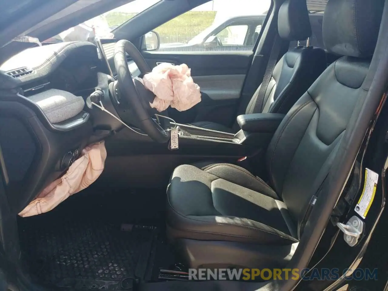 7 Photograph of a damaged car 3C4NJDFN7RT136185 JEEP COMPASS 2024
