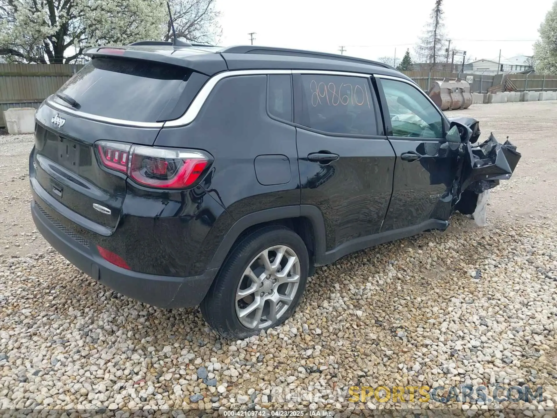 4 Photograph of a damaged car 3C4NJDFN9RT143218 JEEP COMPASS 2024
