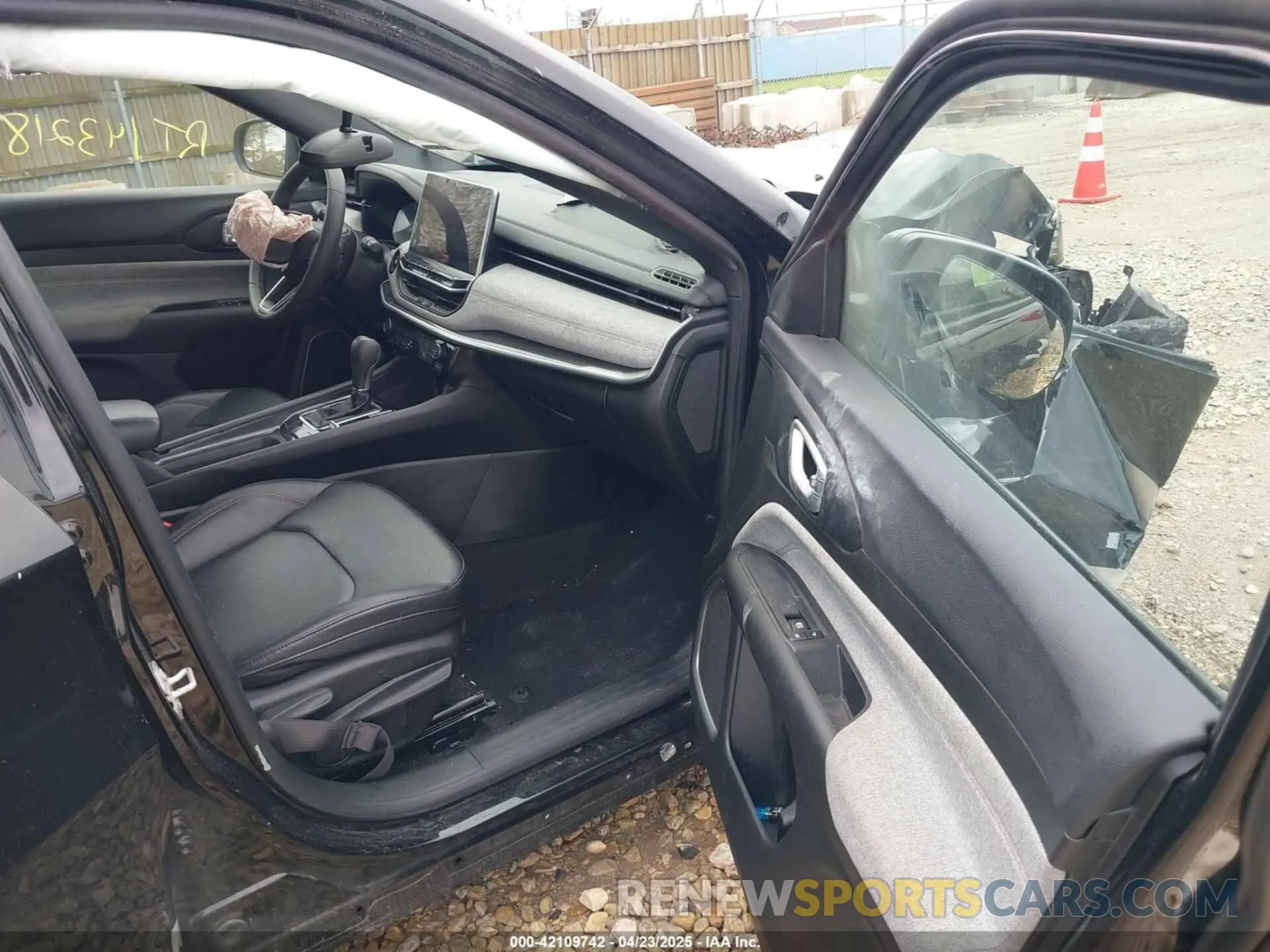 5 Photograph of a damaged car 3C4NJDFN9RT143218 JEEP COMPASS 2024