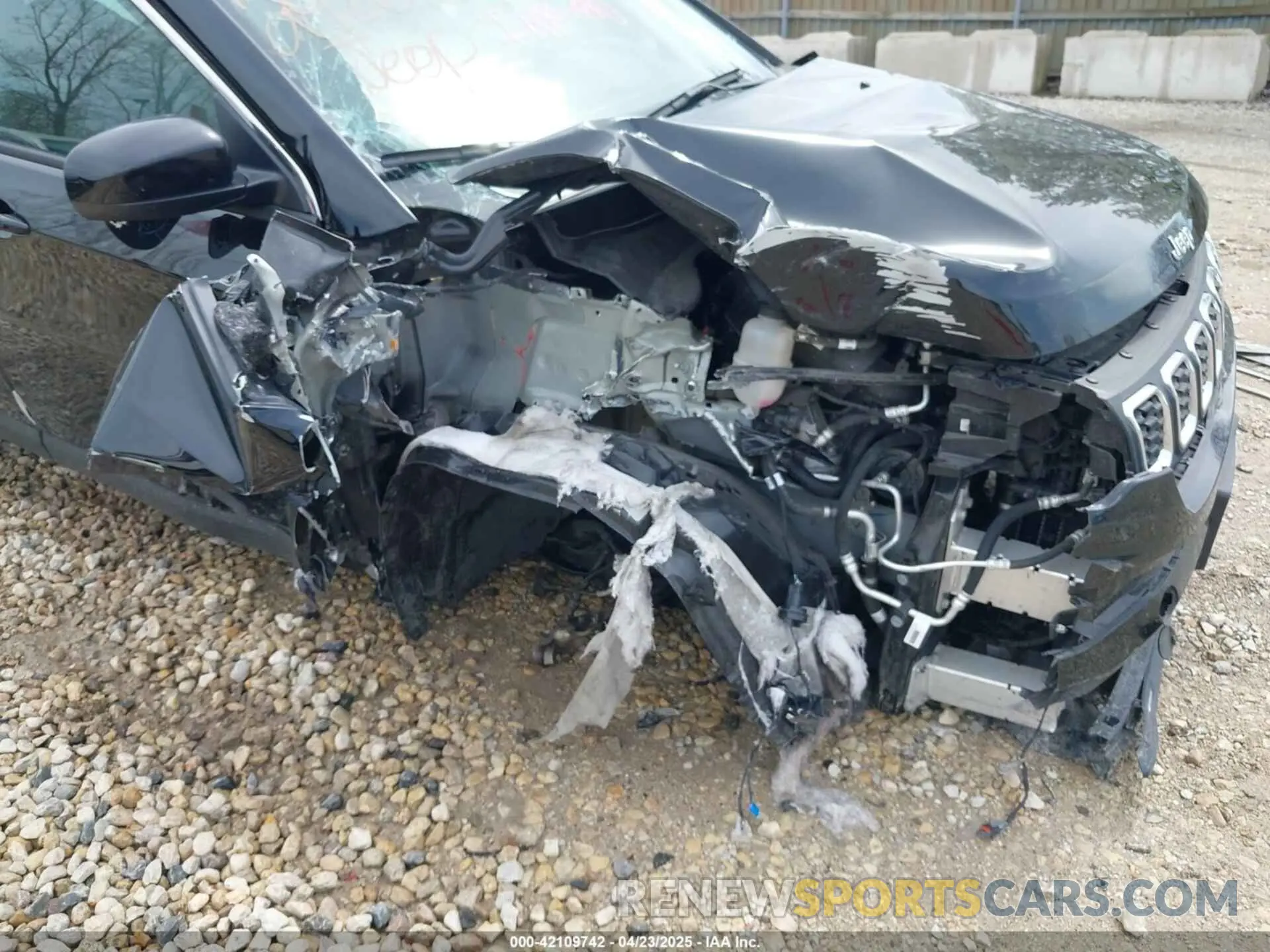 6 Photograph of a damaged car 3C4NJDFN9RT143218 JEEP COMPASS 2024