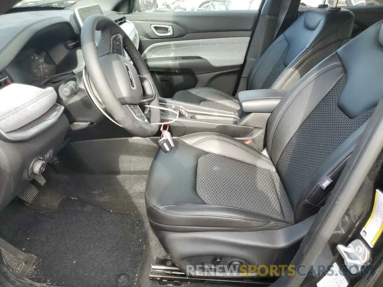 7 Фотография поврежденного автомобиля 3C4NJDBN1ST547206 JEEP COMPASS 2025