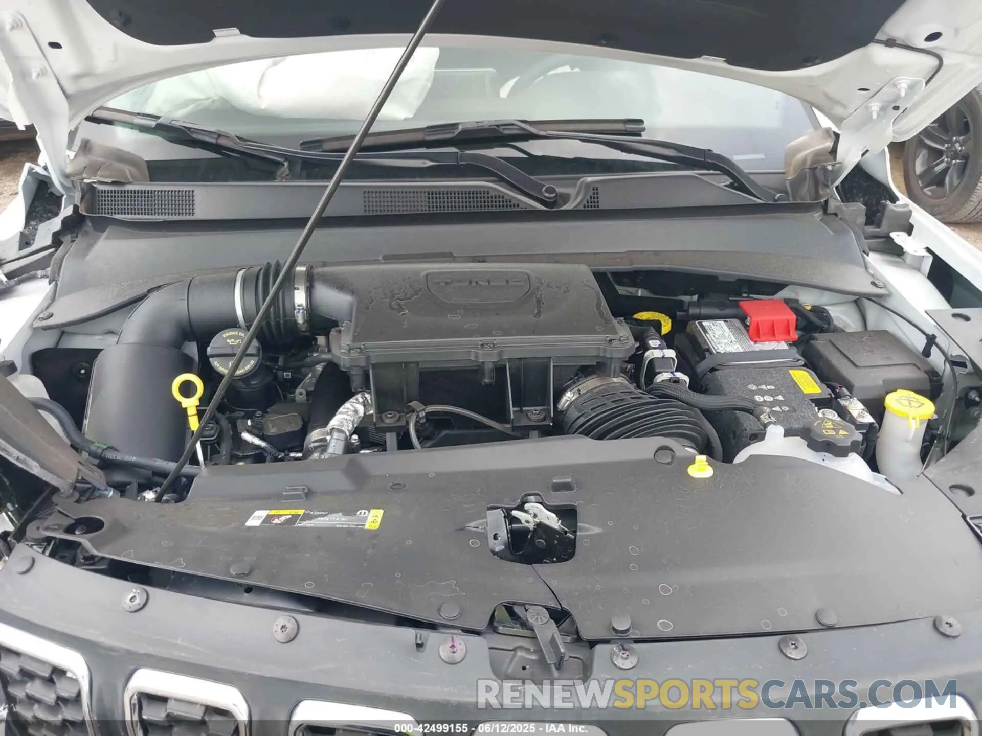 10 Photograph of a damaged car 3C4NJDBN5ST597722 JEEP COMPASS 2025