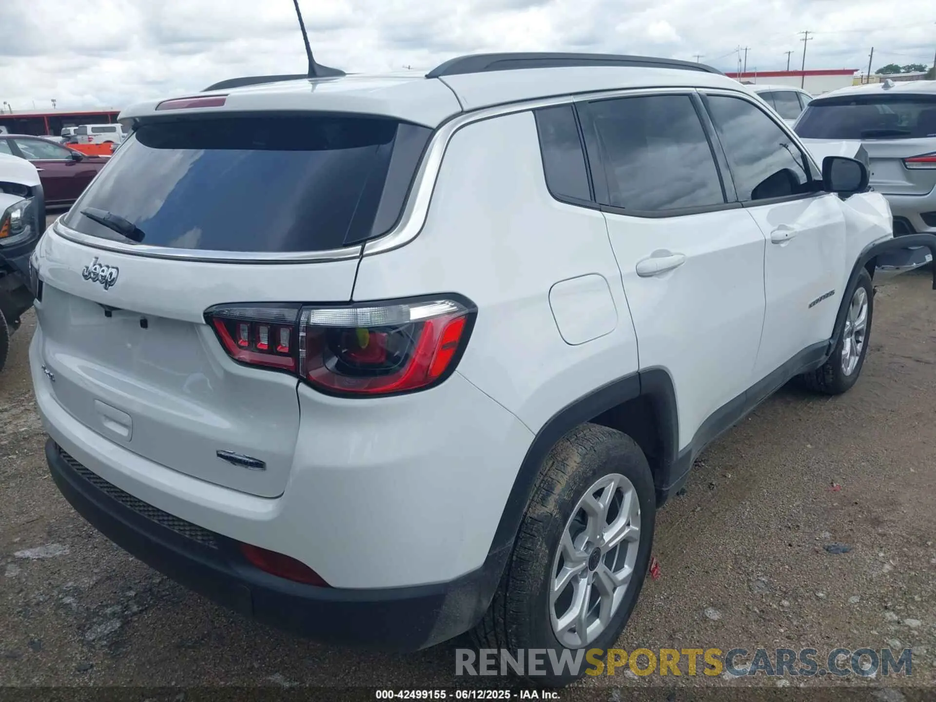 4 Photograph of a damaged car 3C4NJDBN5ST597722 JEEP COMPASS 2025
