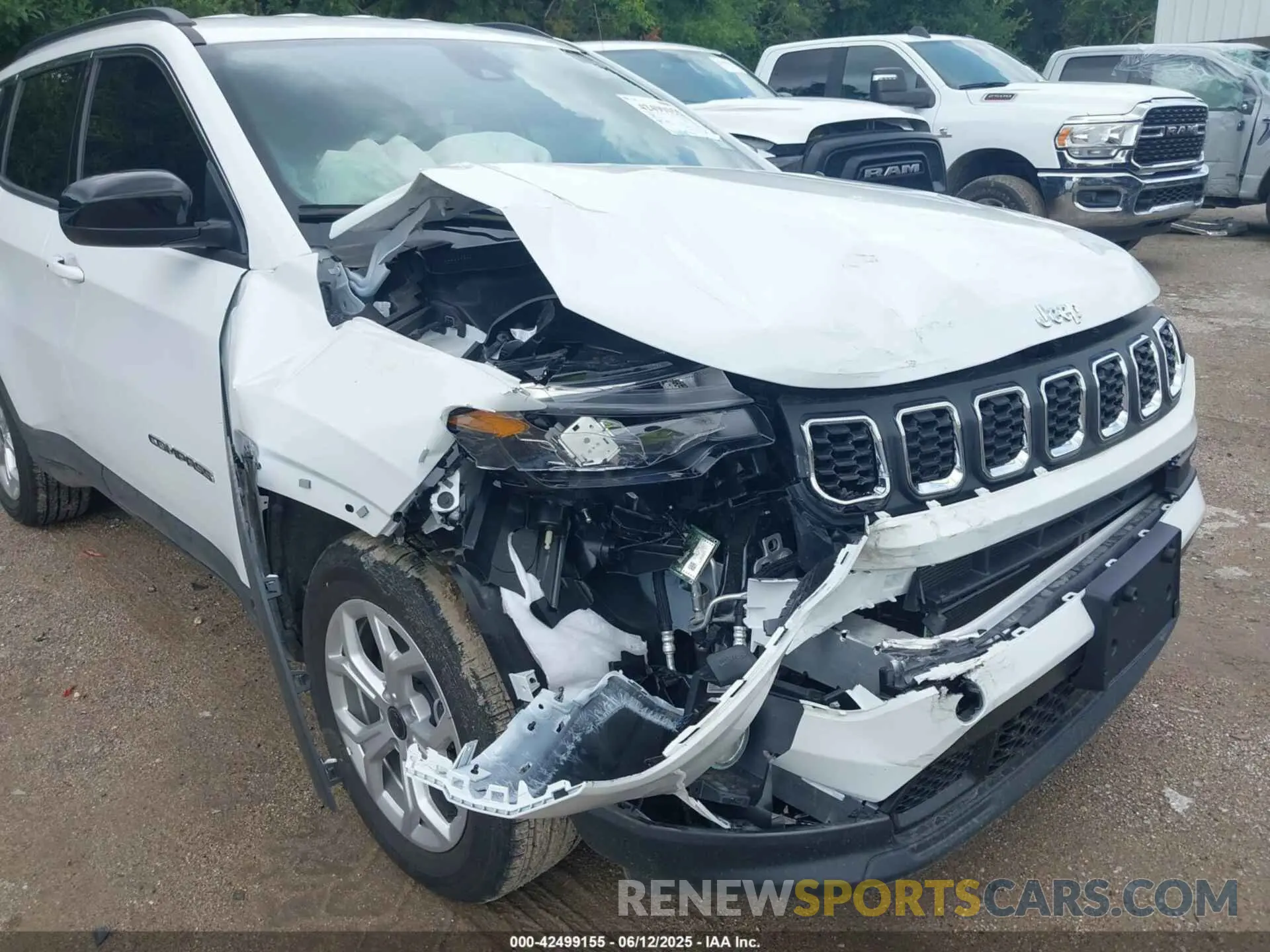 6 Photograph of a damaged car 3C4NJDBN5ST597722 JEEP COMPASS 2025