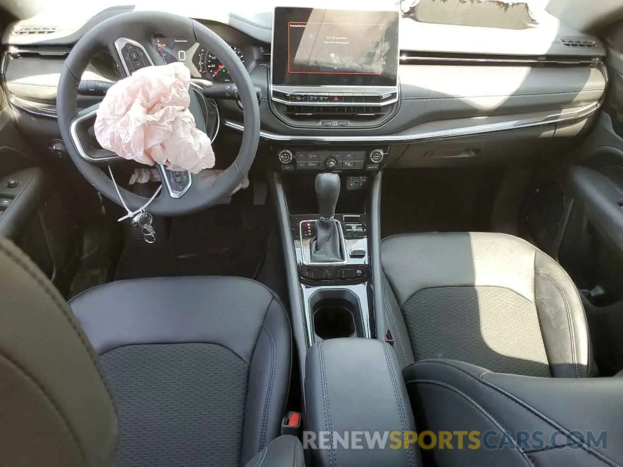 8 Photograph of a damaged car 3C4NJDBN7ST537103 JEEP COMPASS 2025