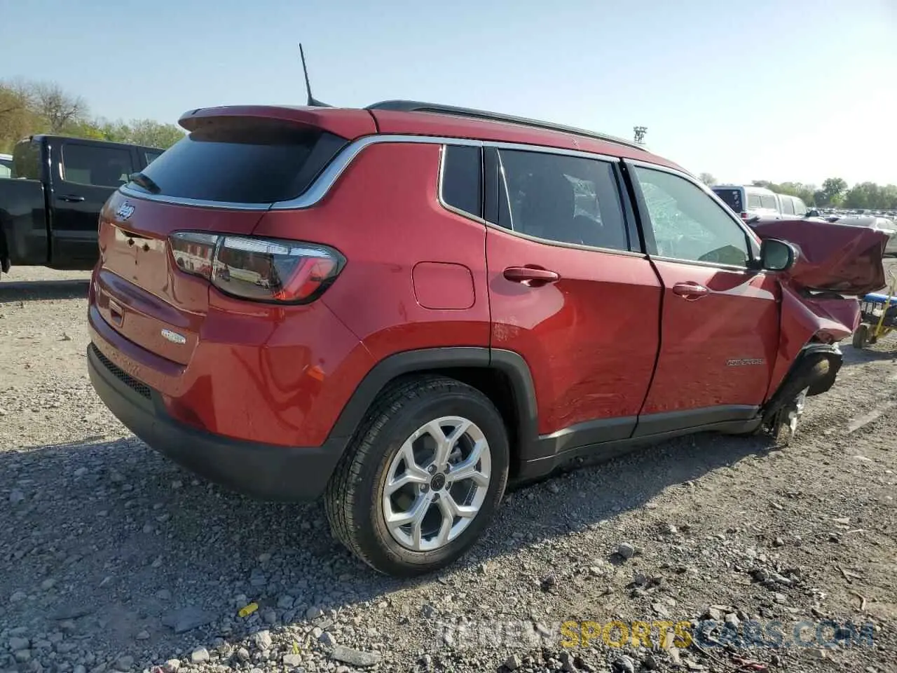 3 Photograph of a damaged car 3C4NJDBN8ST538342 JEEP COMPASS 2025