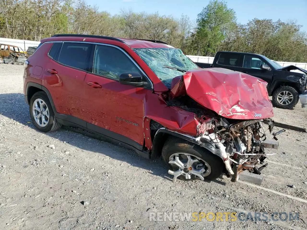 4 Photograph of a damaged car 3C4NJDBN8ST538342 JEEP COMPASS 2025