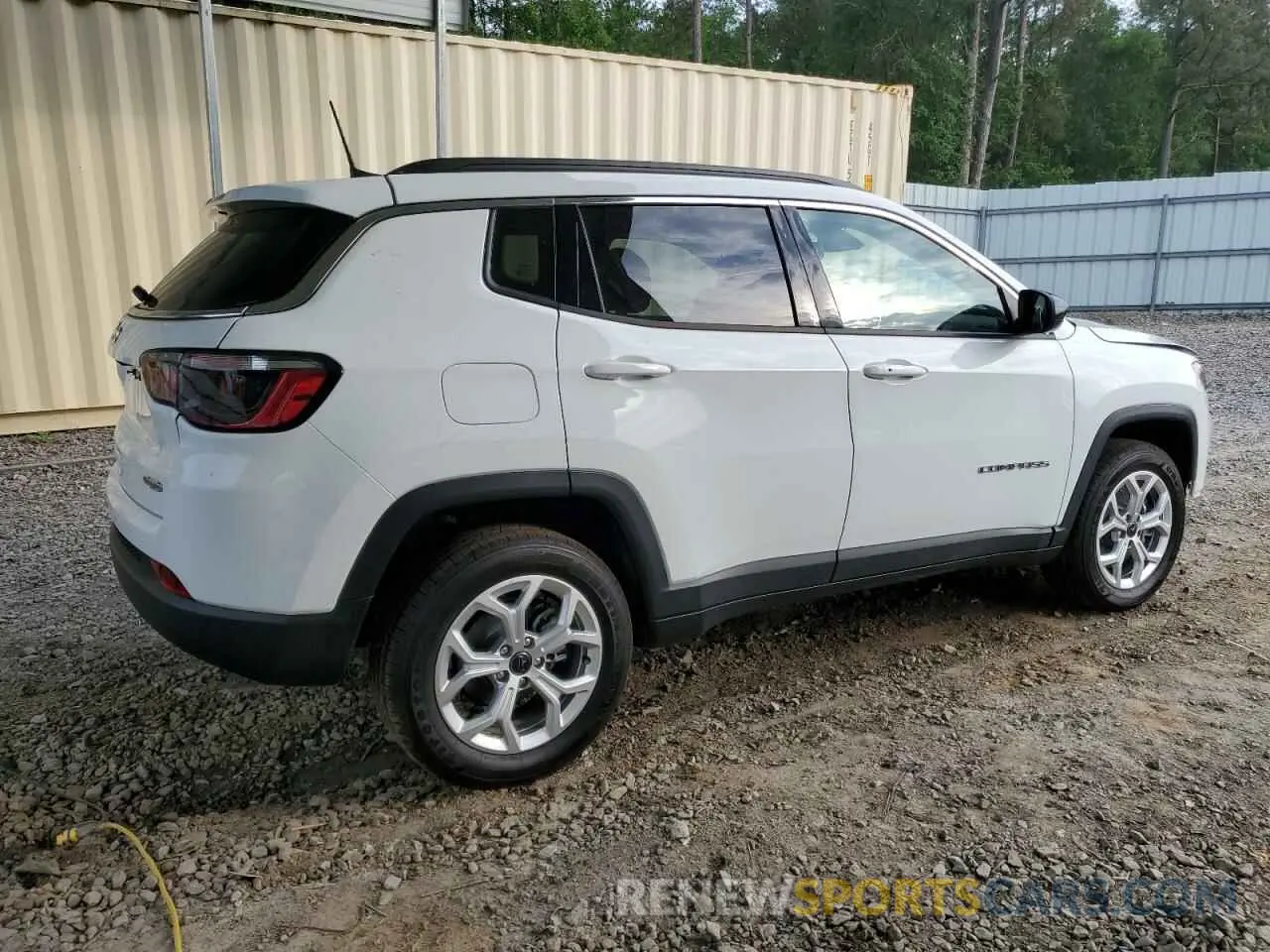 3 Photograph of a damaged car 3C4NJDBN8ST556128 JEEP COMPASS 2025