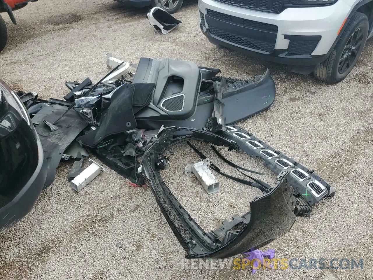 13 Photograph of a damaged car 3C4NJDBNXST524989 JEEP COMPASS 2025