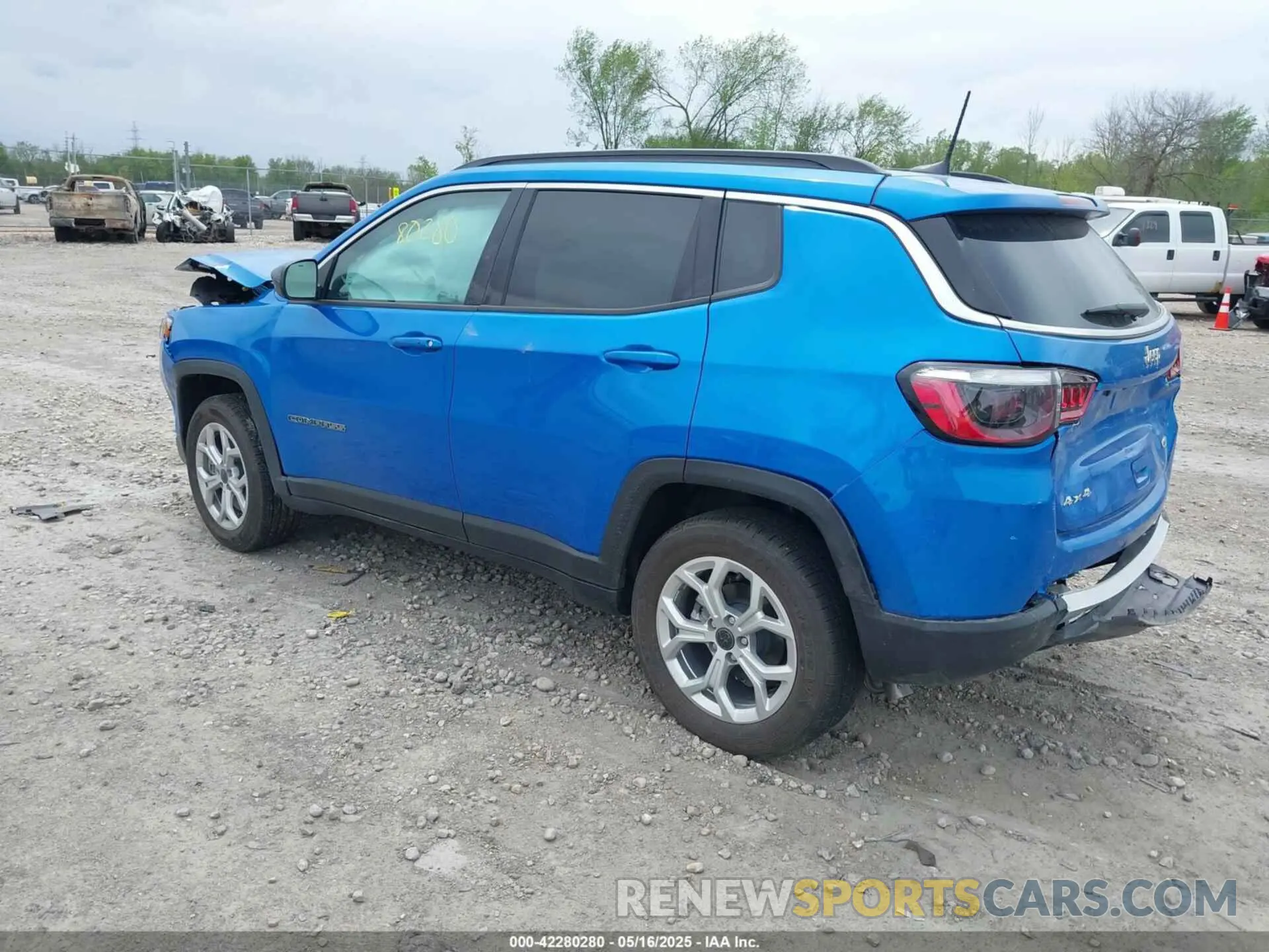3 Photograph of a damaged car 3C4NJDBNXST526547 JEEP COMPASS 2025