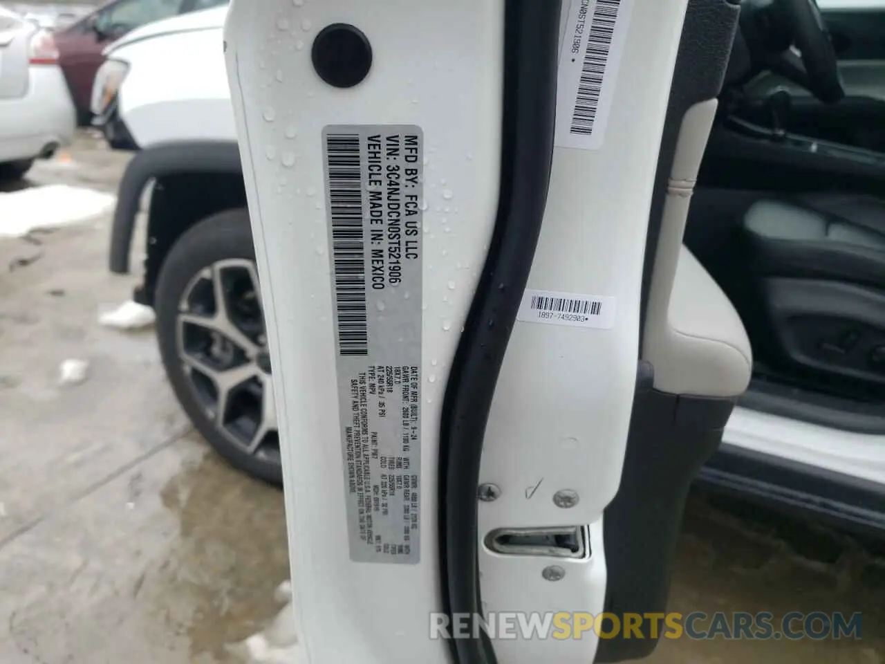 13 Photograph of a damaged car 3C4NJDCN0ST521906 JEEP COMPASS 2025