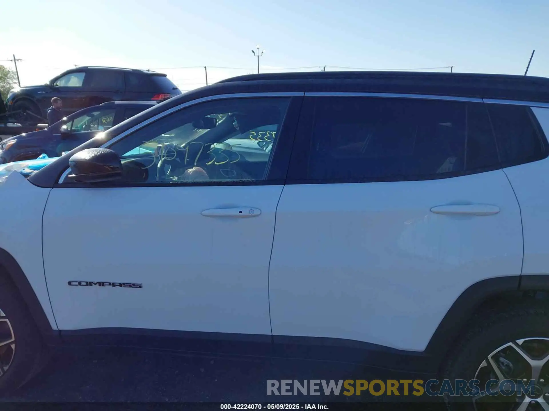 14 Photograph of a damaged car 3C4NJDCN0ST566747 JEEP COMPASS 2025