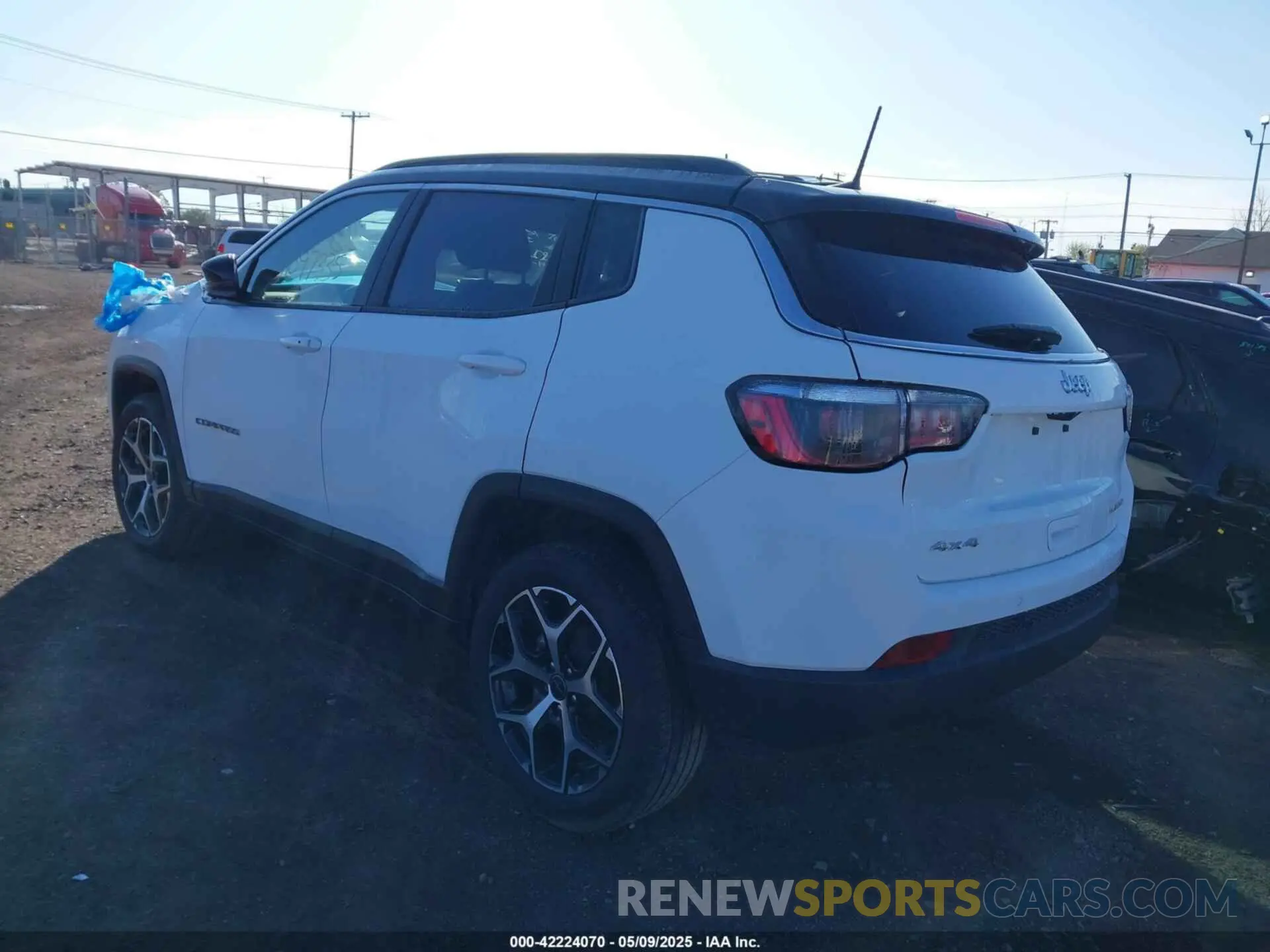 3 Photograph of a damaged car 3C4NJDCN0ST566747 JEEP COMPASS 2025