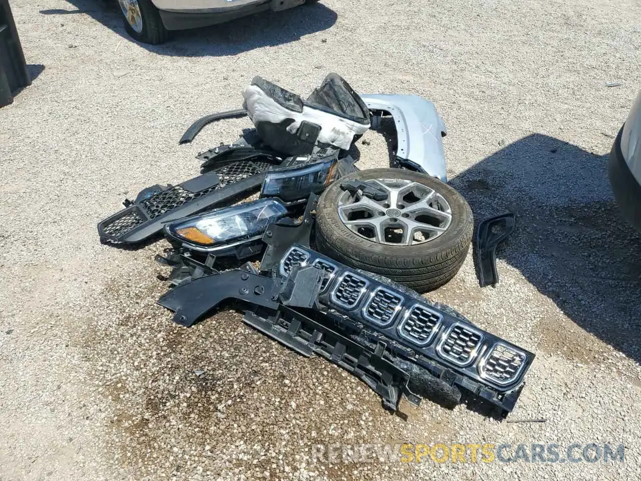 13 Photograph of a damaged car 3C4NJDCN2ST509949 JEEP COMPASS 2025