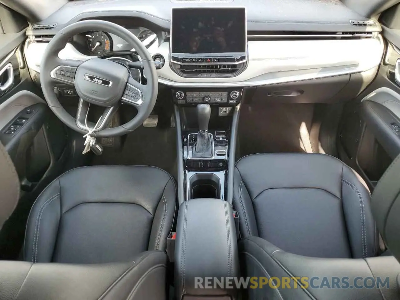 8 Фотография поврежденного автомобиля 3C4NJDCN2ST521728 JEEP COMPASS 2025