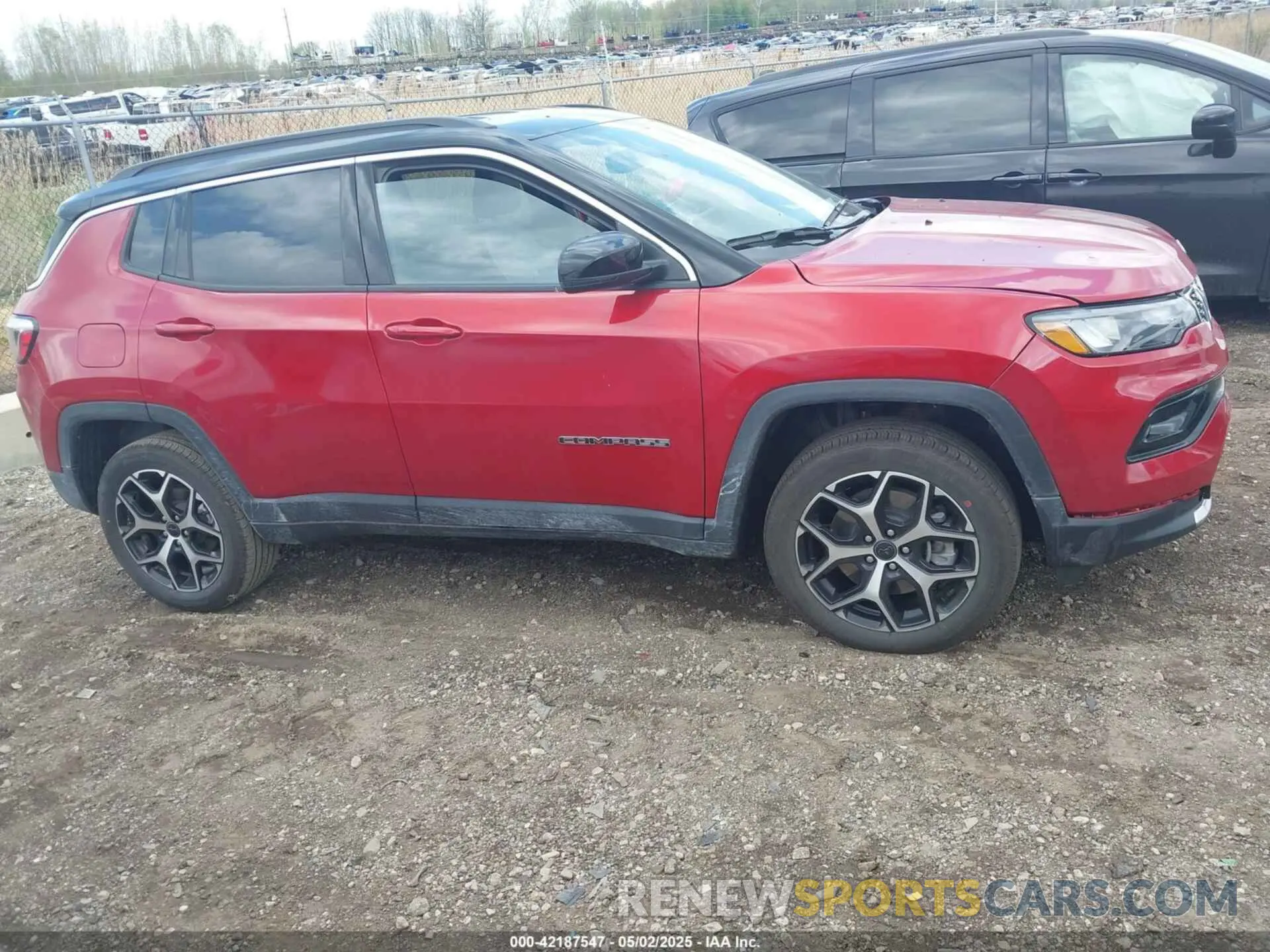 13 Photograph of a damaged car 3C4NJDCN2ST545284 JEEP COMPASS 2025