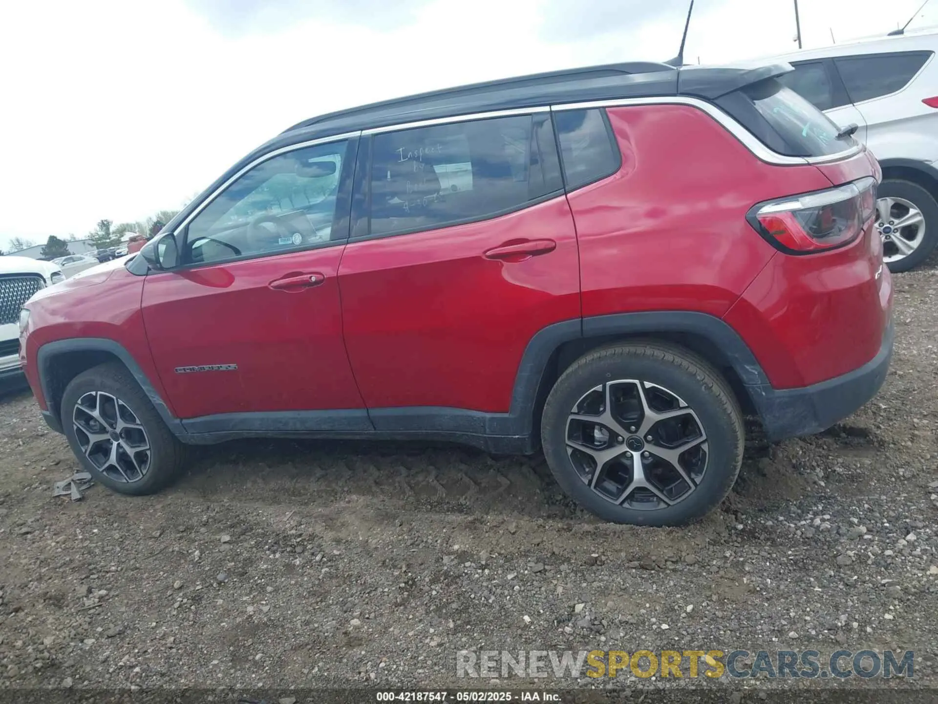 14 Photograph of a damaged car 3C4NJDCN2ST545284 JEEP COMPASS 2025
