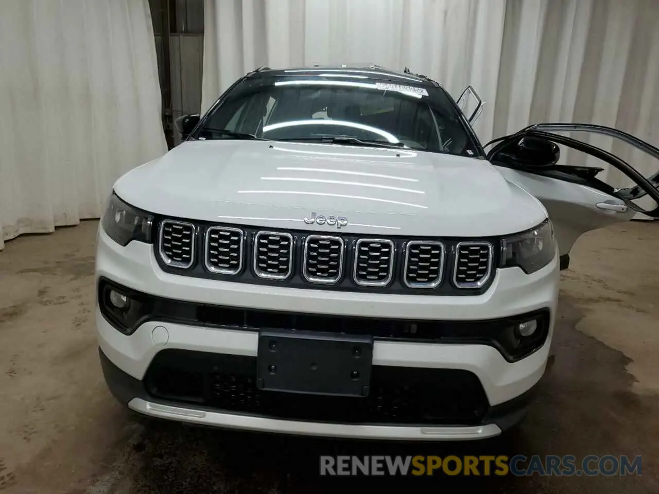 5 Photograph of a damaged car 3C4NJDCN3ST509992 JEEP COMPASS 2025