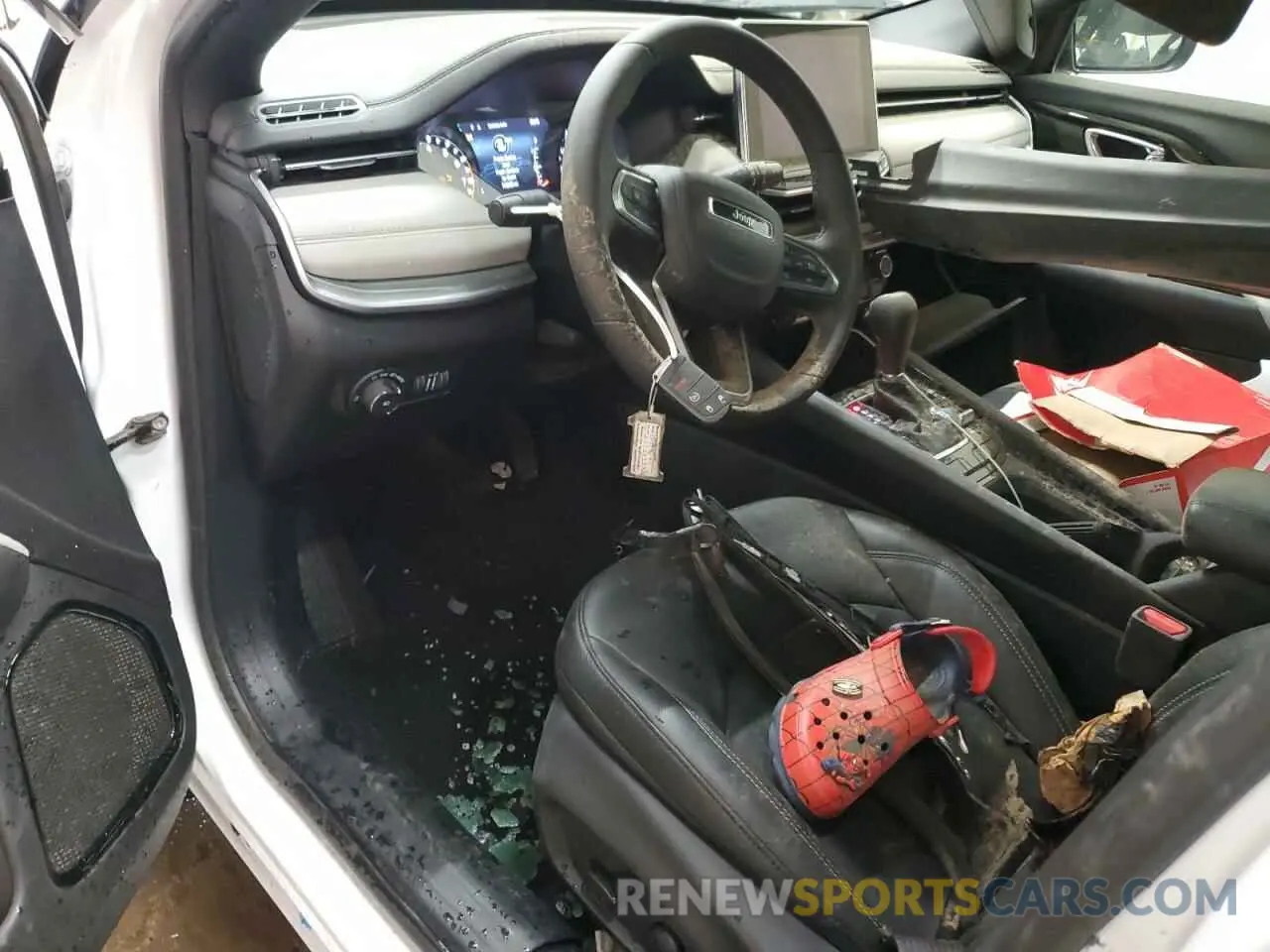 8 Photograph of a damaged car 3C4NJDCN3ST509992 JEEP COMPASS 2025