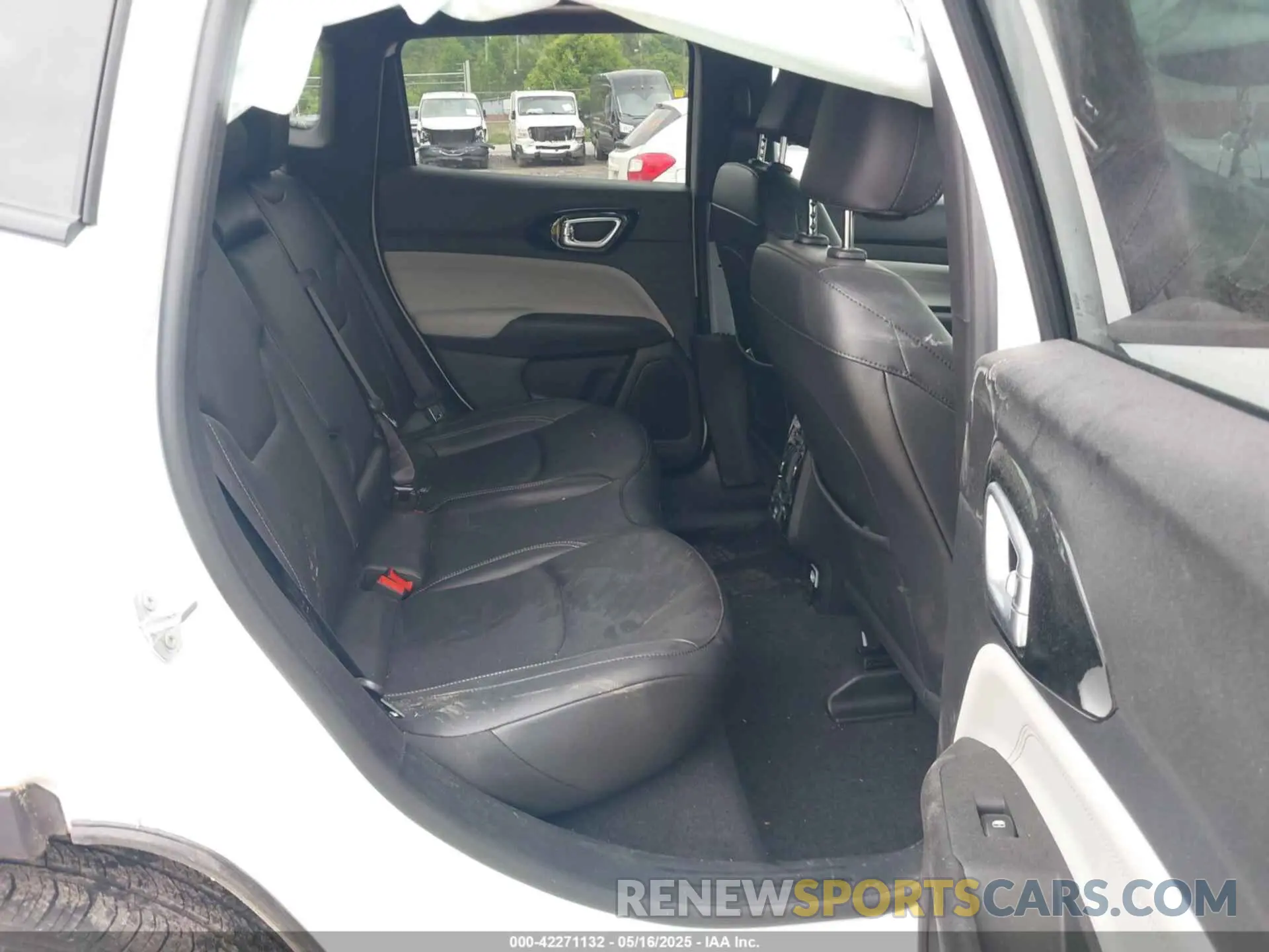 8 Фотография поврежденного автомобиля 3C4NJDCN6ST531680 JEEP COMPASS 2025