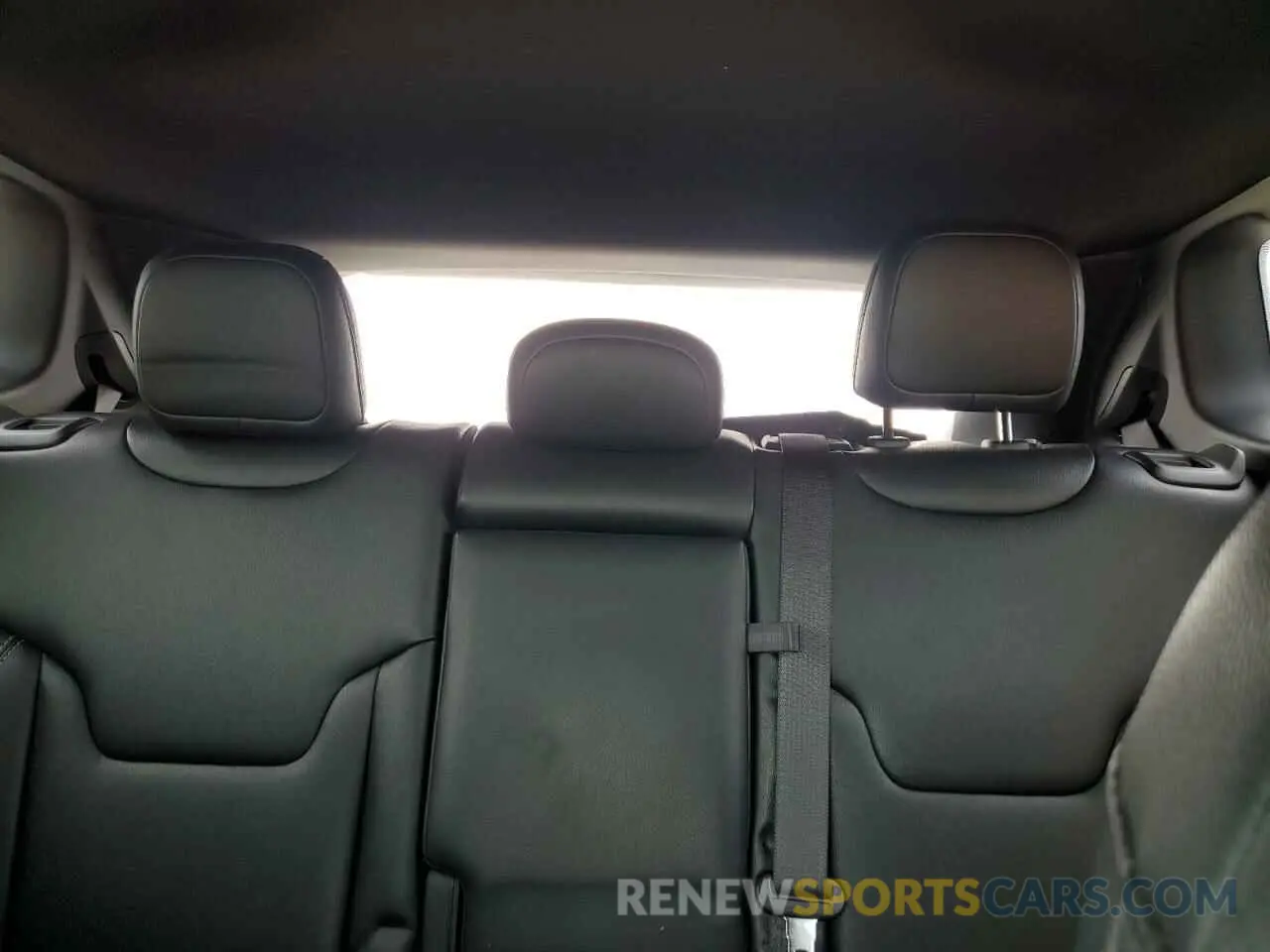 10 Photograph of a damaged car 3C4NJDCN7ST521174 JEEP COMPASS 2025