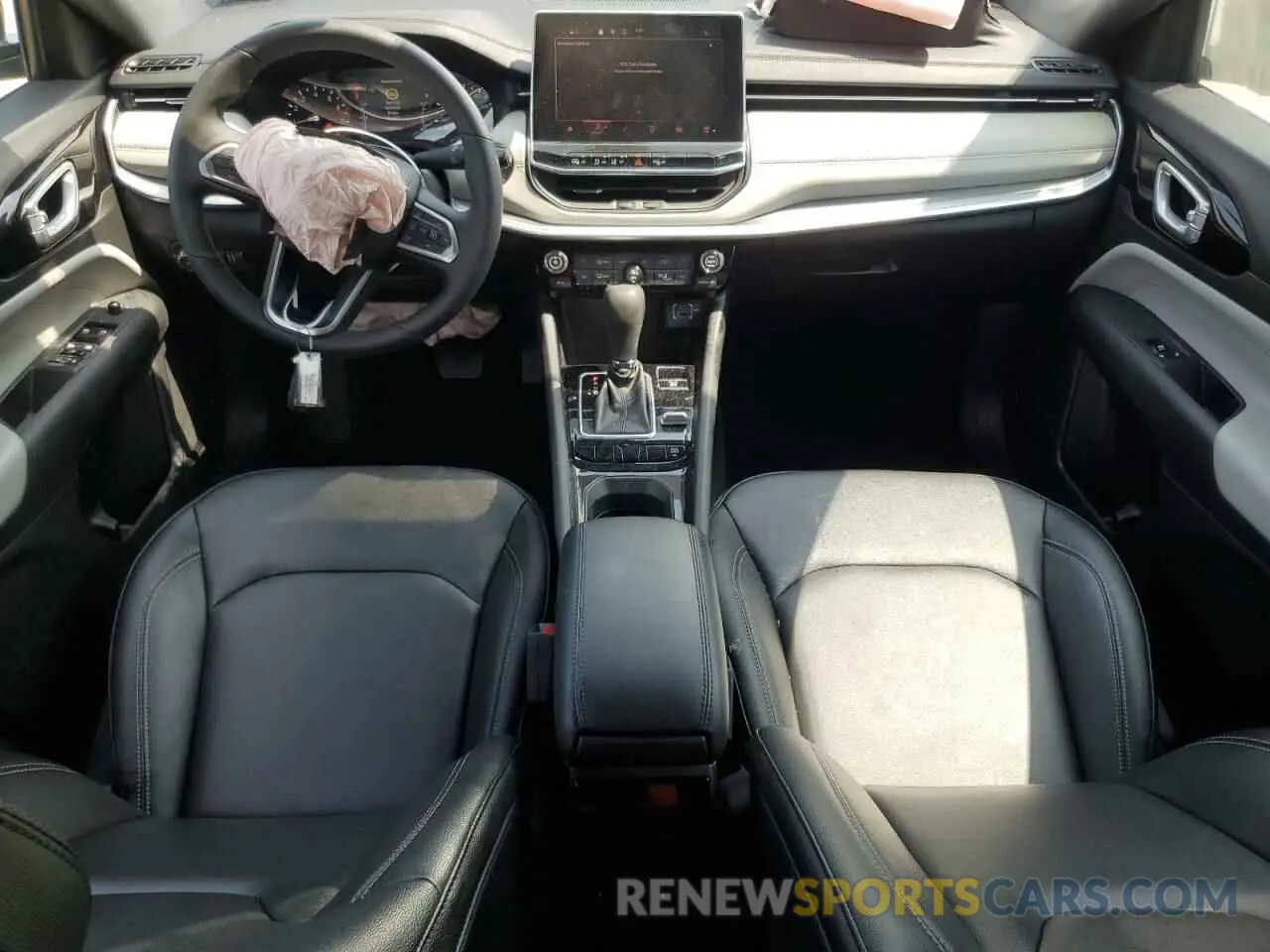 8 Фотография поврежденного автомобиля 3C4NJDCN9ST512007 JEEP COMPASS 2025