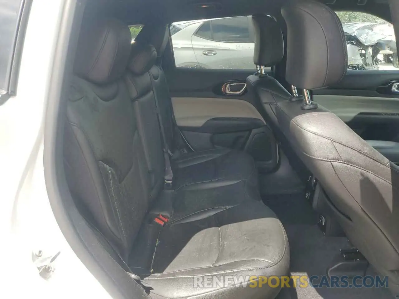 11 Photograph of a damaged car 3C4NJDCNXST508094 JEEP COMPASS 2025