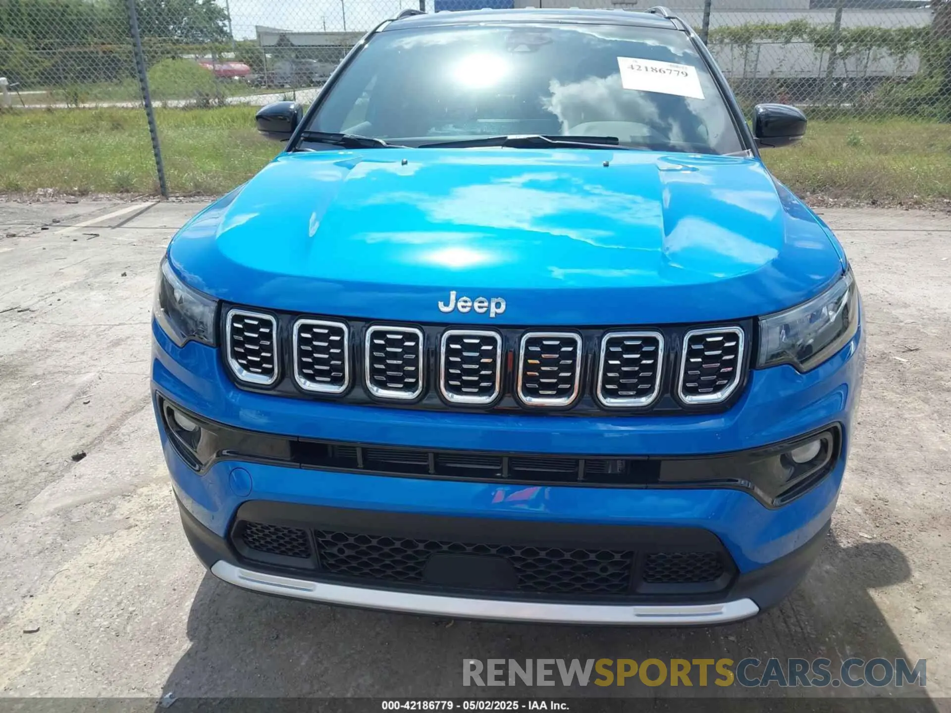 12 Photograph of a damaged car 3C4NJDCNXST549907 JEEP COMPASS 2025