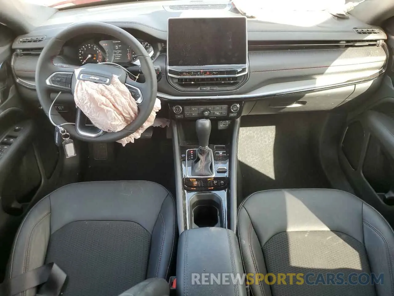 8 Photograph of a damaged car 3C4NJDDN0ST536940 JEEP COMPASS 2025