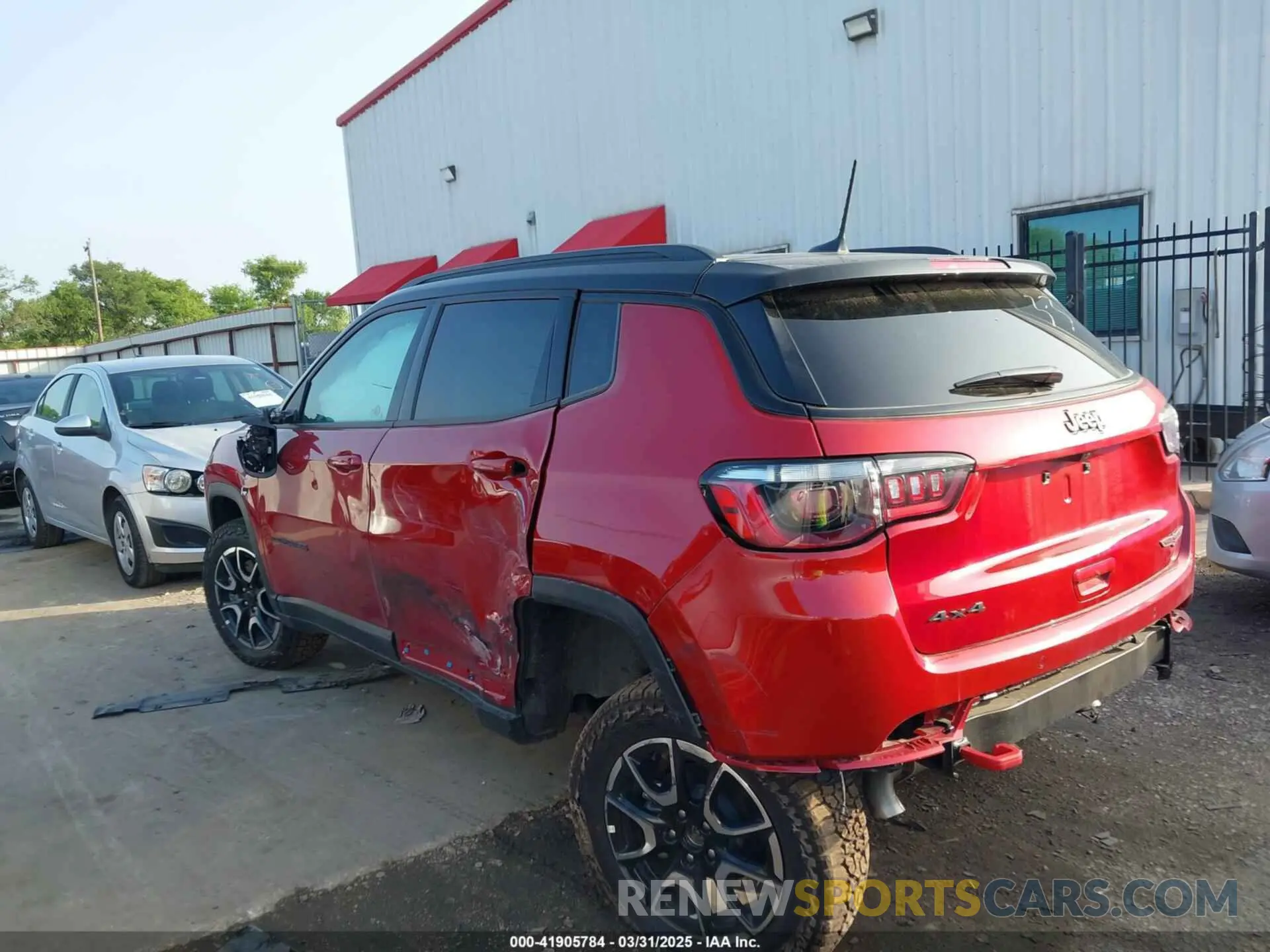 15 Photograph of a damaged car 3C4NJDDN0ST551132 JEEP COMPASS 2025