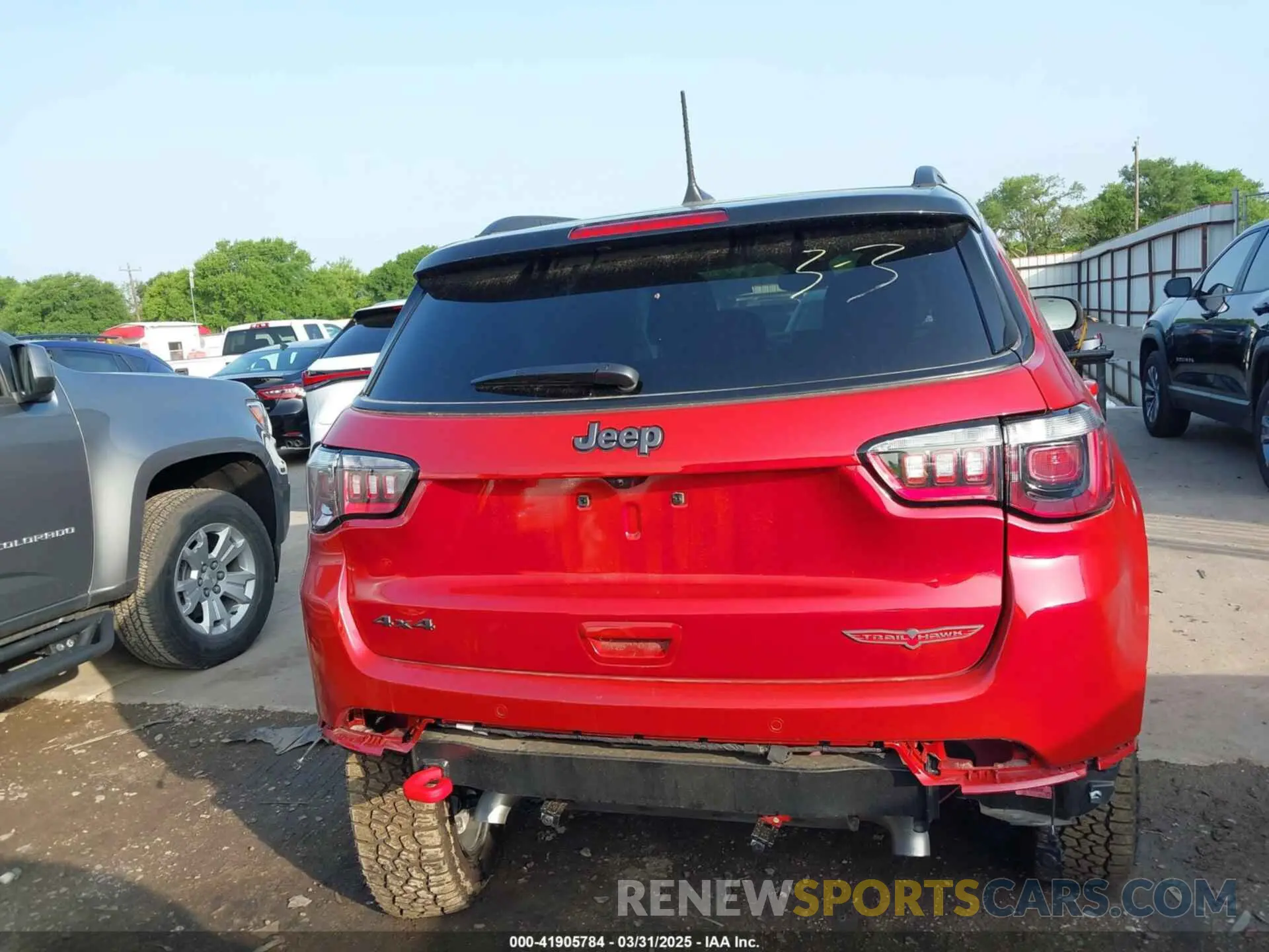 17 Photograph of a damaged car 3C4NJDDN0ST551132 JEEP COMPASS 2025