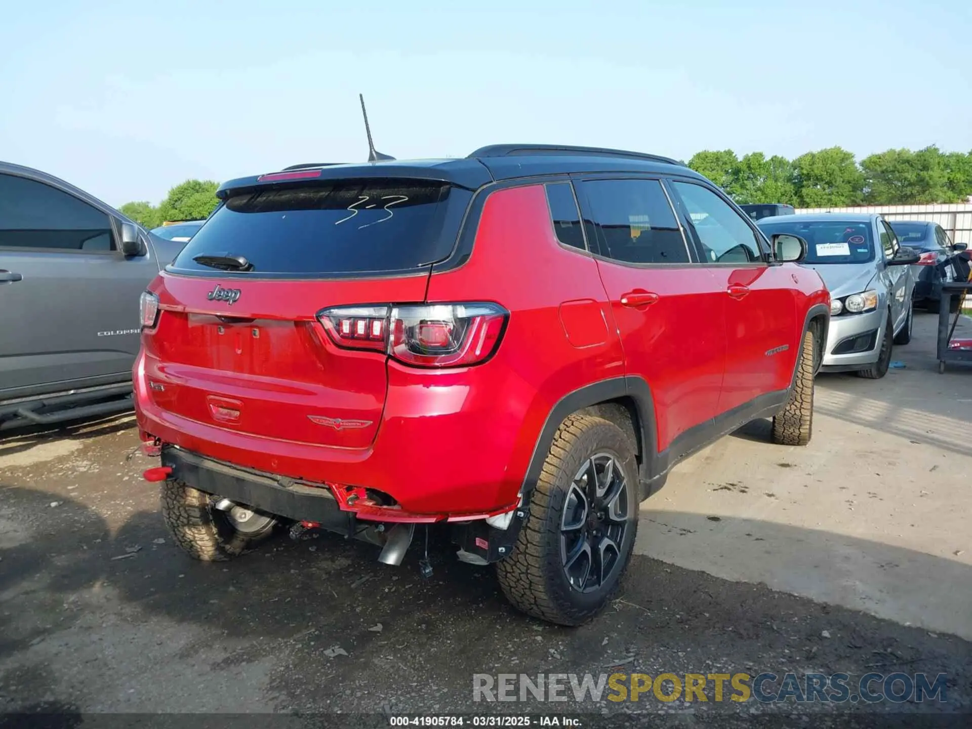 4 Photograph of a damaged car 3C4NJDDN0ST551132 JEEP COMPASS 2025