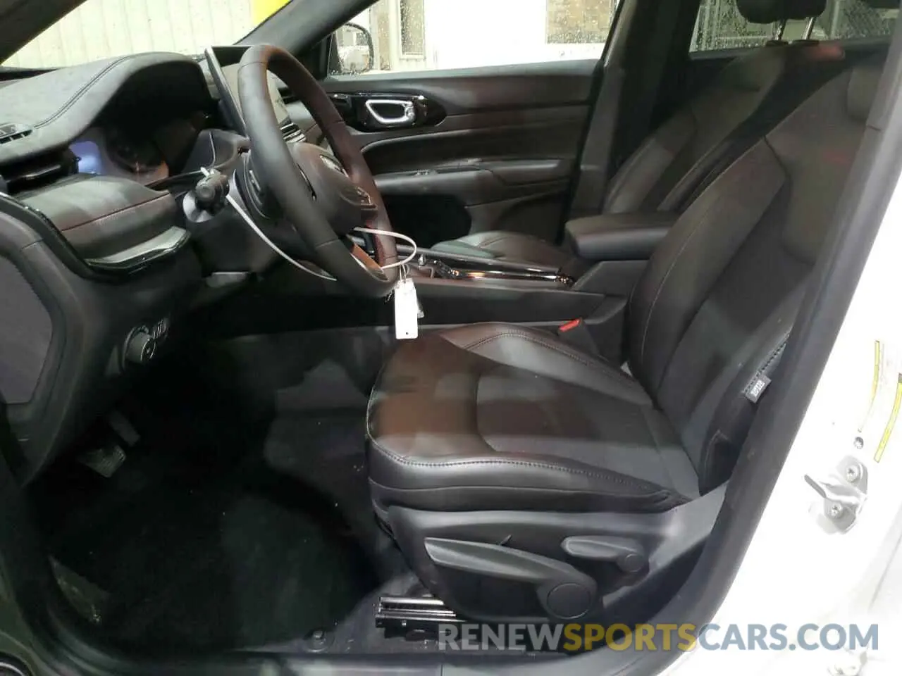 7 Photograph of a damaged car 3C4NJDDN2ST564321 JEEP COMPASS 2025