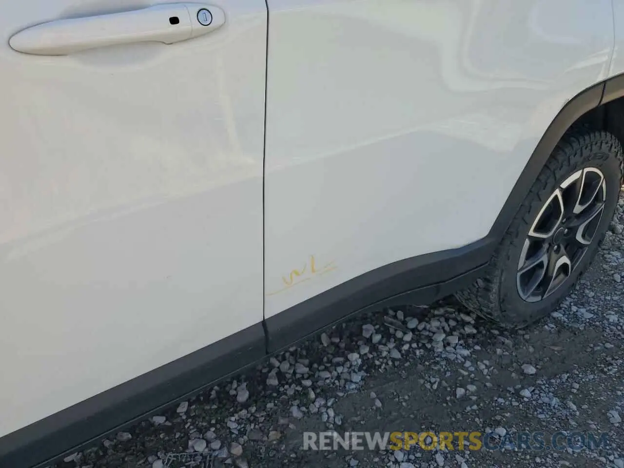 13 Photograph of a damaged car 3C4NJDDN5ST522578 JEEP COMPASS 2025