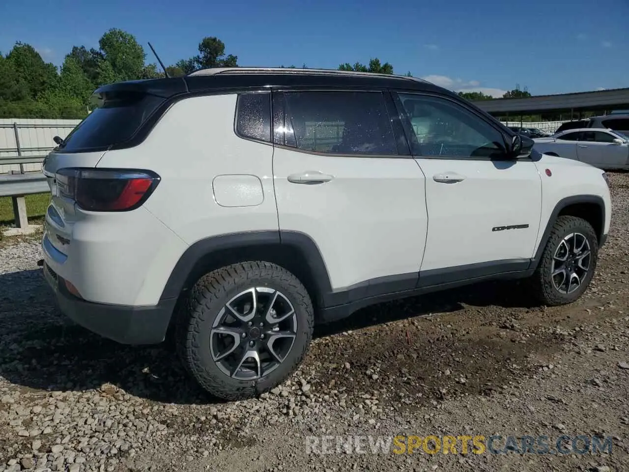 3 Photograph of a damaged car 3C4NJDDN5ST522578 JEEP COMPASS 2025