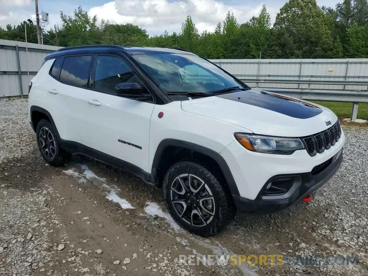 4 Photograph of a damaged car 3C4NJDDN5ST522578 JEEP COMPASS 2025
