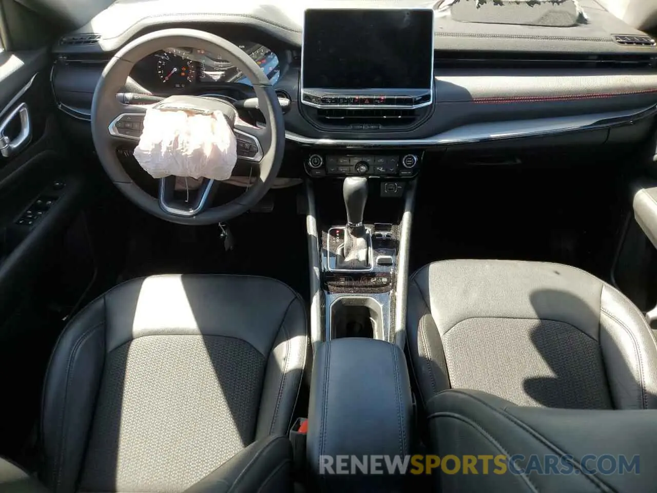 8 Фотография поврежденного автомобиля 3C4NJDDN8ST521280 JEEP COMPASS 2025