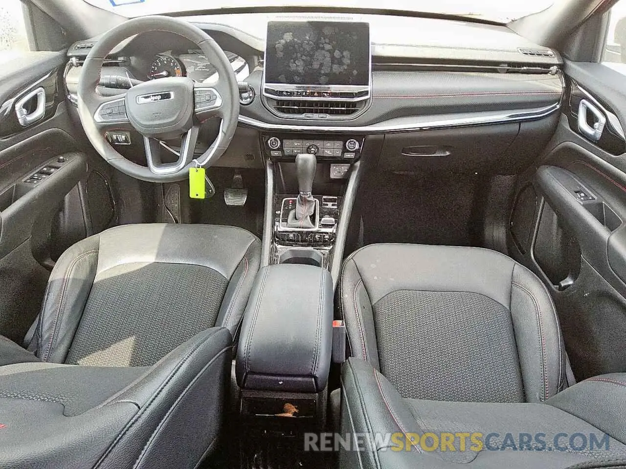 8 Photograph of a damaged car 3C4NJDDNXST524665 JEEP COMPASS 2025