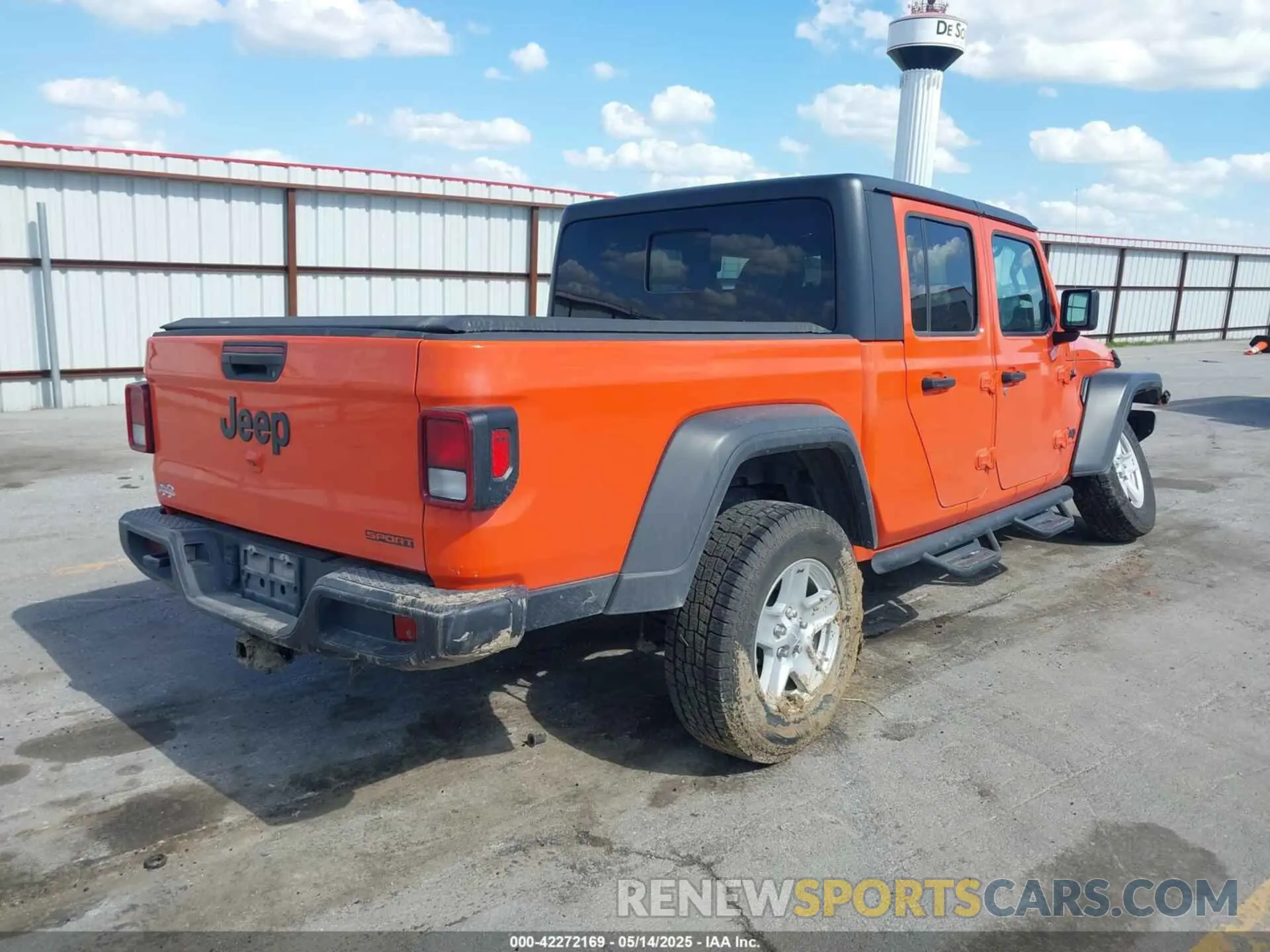 4 Photograph of a damaged car 1C6HJTAG1LL154854 JEEP GLADIATOR 2020