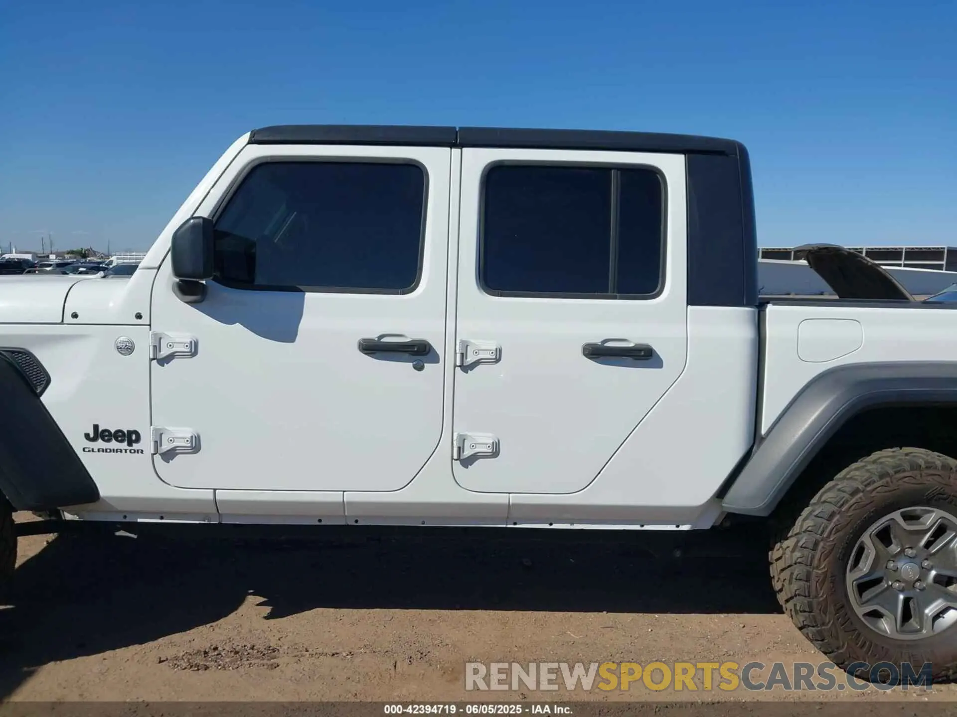 14 Photograph of a damaged car 1C6HJTAG1LL186428 JEEP GLADIATOR 2020