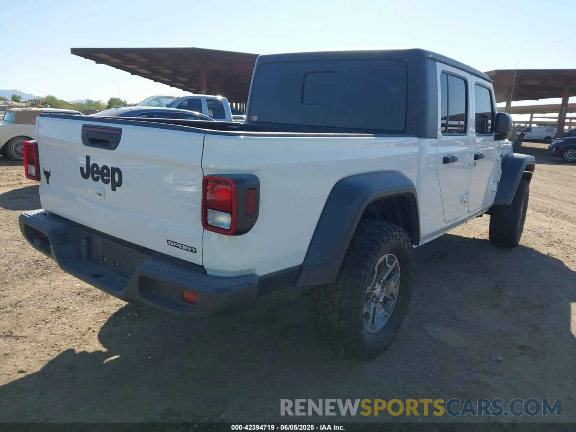 4 Photograph of a damaged car 1C6HJTAG1LL186428 JEEP GLADIATOR 2020