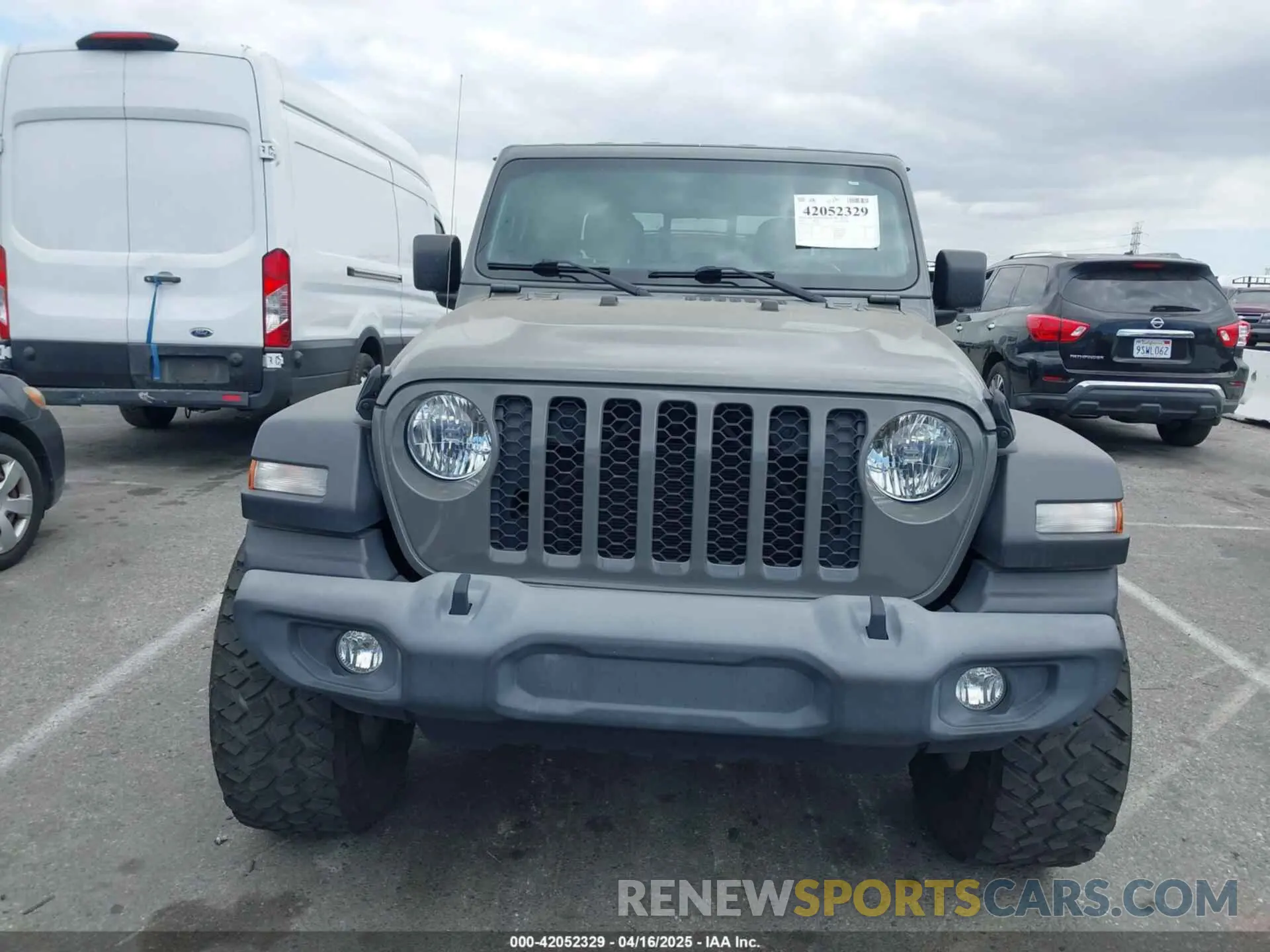 12 Photograph of a damaged car 1C6HJTAG4LL153441 JEEP GLADIATOR 2020