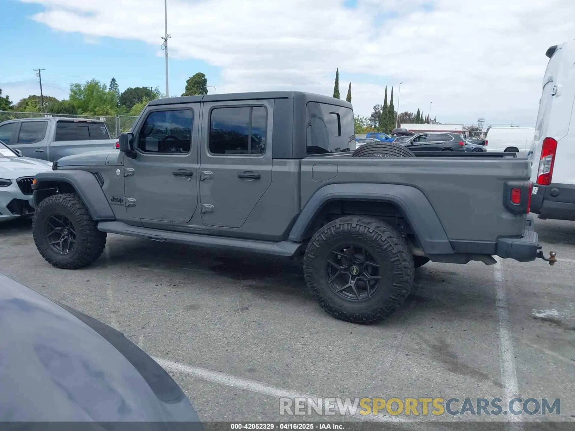 14 Photograph of a damaged car 1C6HJTAG4LL153441 JEEP GLADIATOR 2020