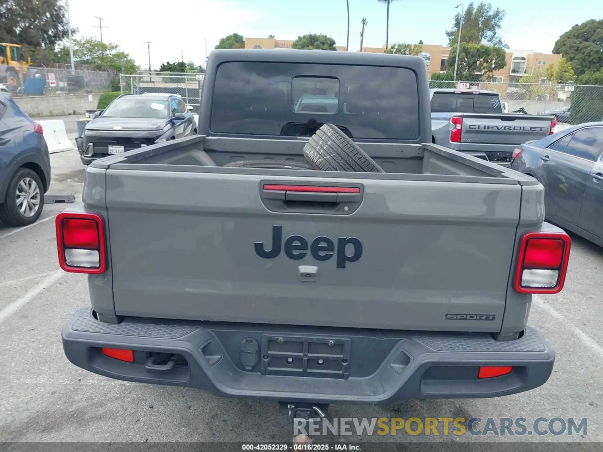 16 Photograph of a damaged car 1C6HJTAG4LL153441 JEEP GLADIATOR 2020