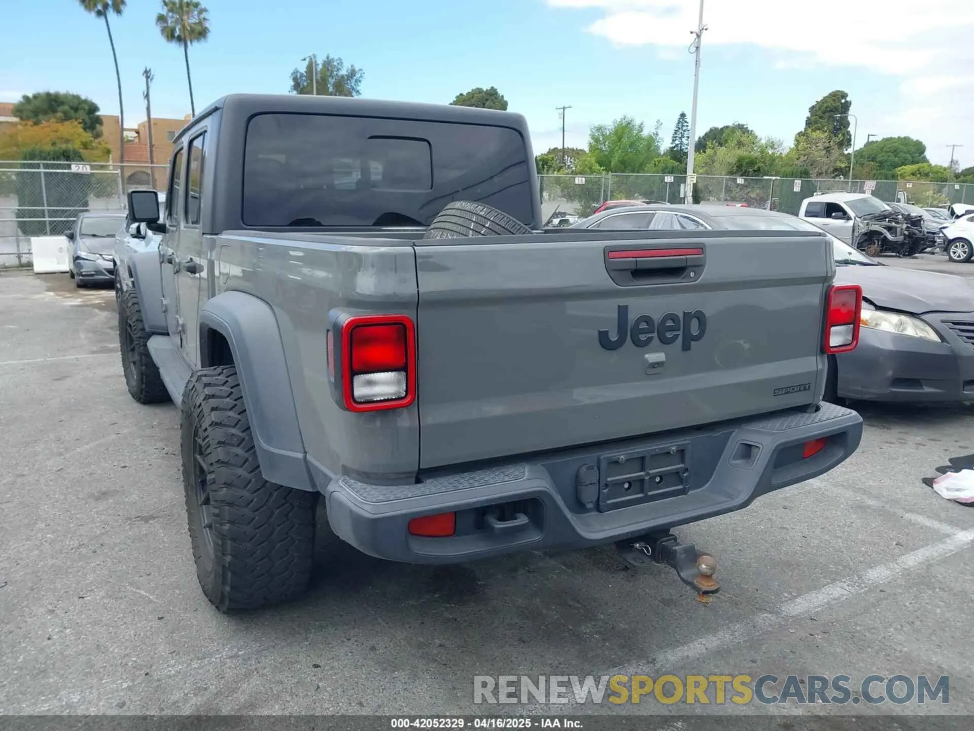 3 Photograph of a damaged car 1C6HJTAG4LL153441 JEEP GLADIATOR 2020