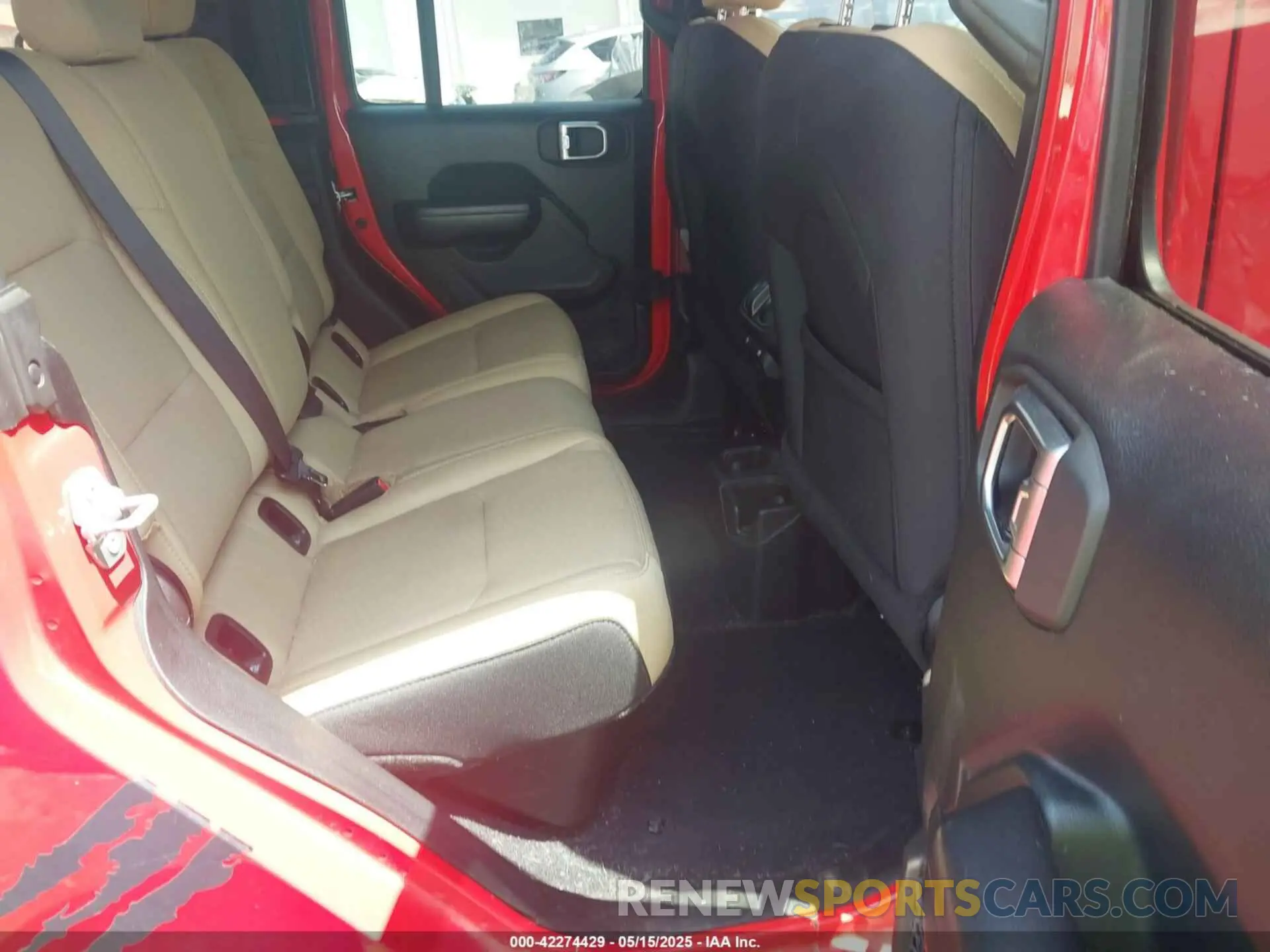 8 Photograph of a damaged car 1C6HJTAG7LL133586 JEEP GLADIATOR 2020