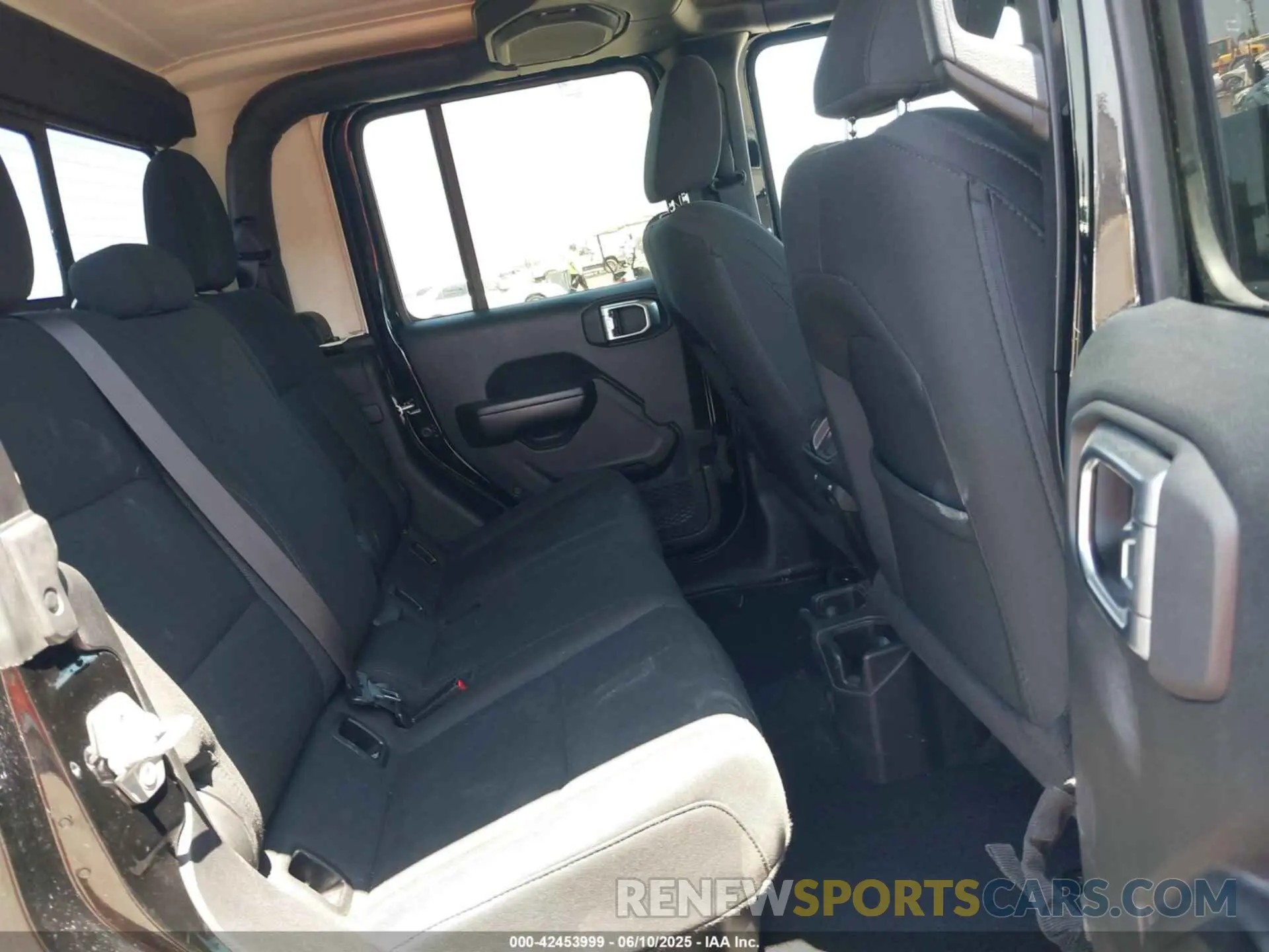 8 Фотография поврежденного автомобиля 1C6HJTAGXLL123540 JEEP GLADIATOR 2020