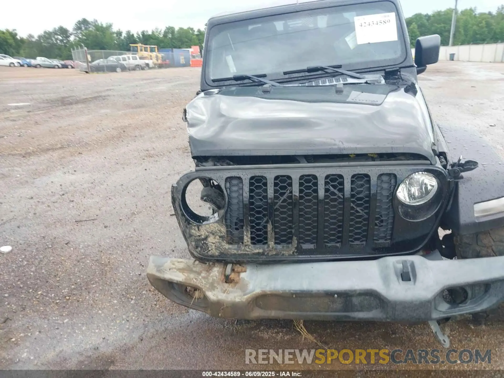 17 Photograph of a damaged car 1C6HJTAGXLL148924 JEEP GLADIATOR 2020