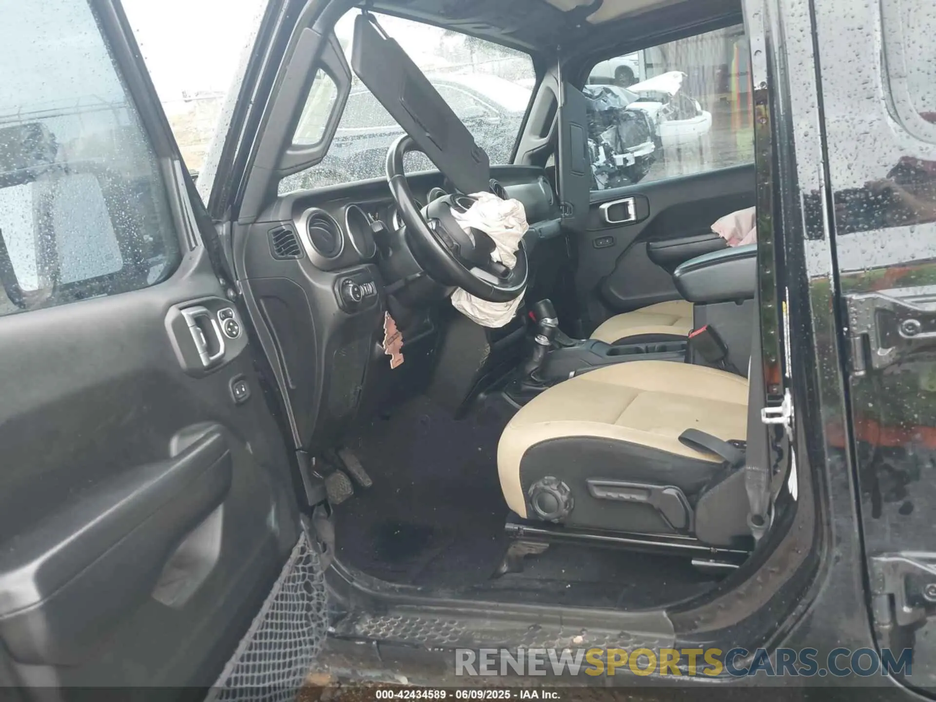 5 Photograph of a damaged car 1C6HJTAGXLL148924 JEEP GLADIATOR 2020